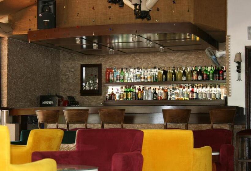 هتل Ata Lagoon Beach