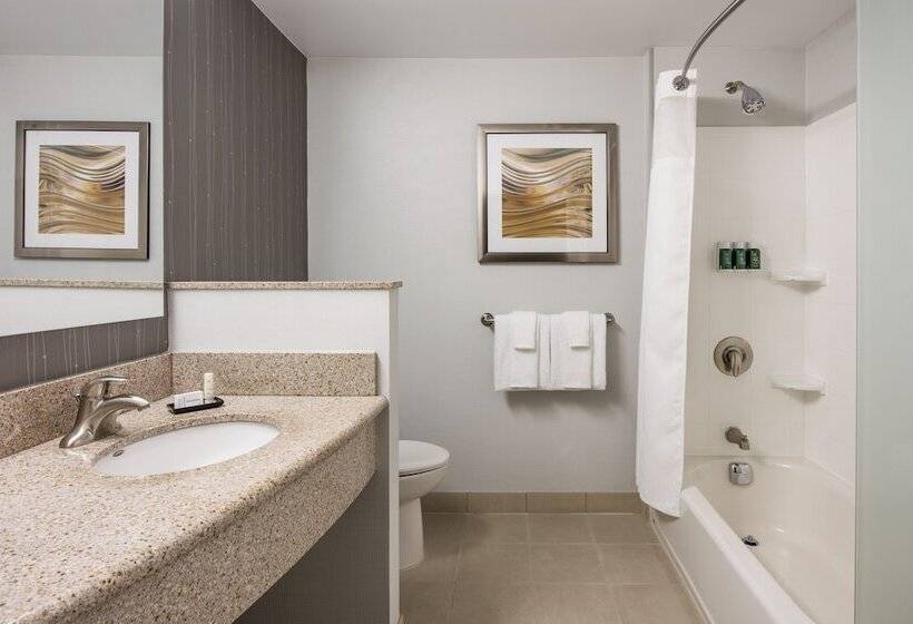 فندق Courtyard By Marriott Edmonton West