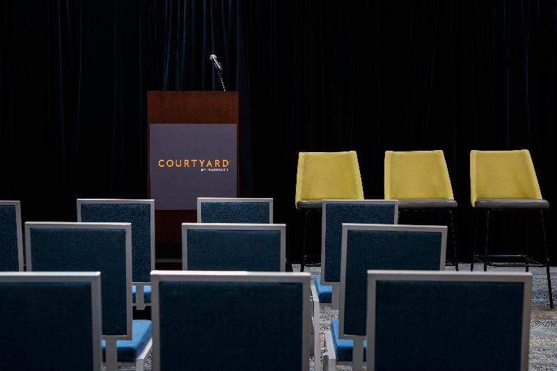 فندق Courtyard By Marriott Edmonton West