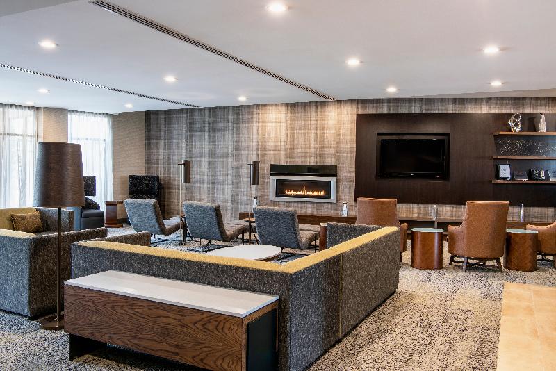 فندق Courtyard By Marriott Edmonton West