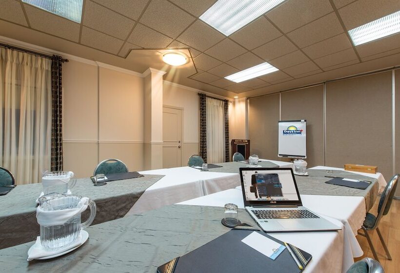 فندق Days Inn By Wyndham Berthierville