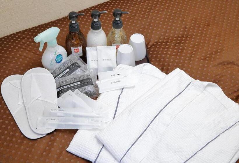 فندق Grampus Inn Osaka