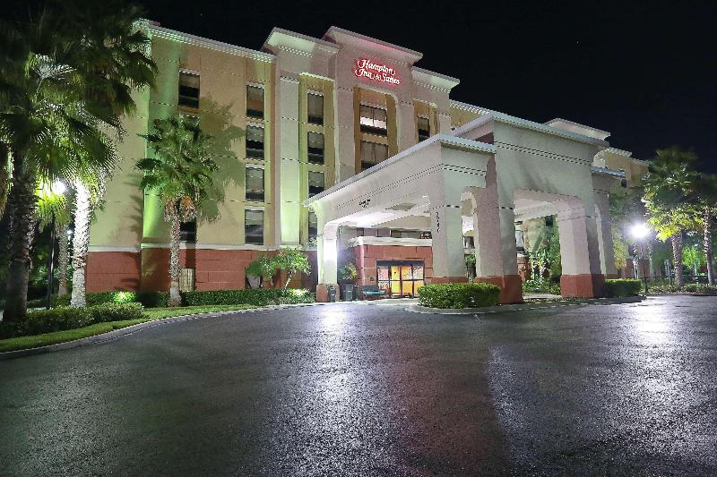 Отель Hampton Inn & Suites Tampawesley Chapel