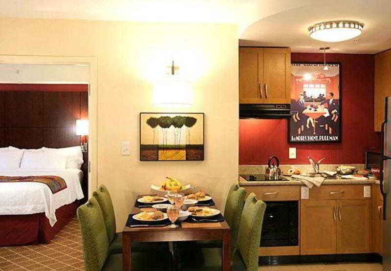 هتل Residence Inn By Marriott Moncton