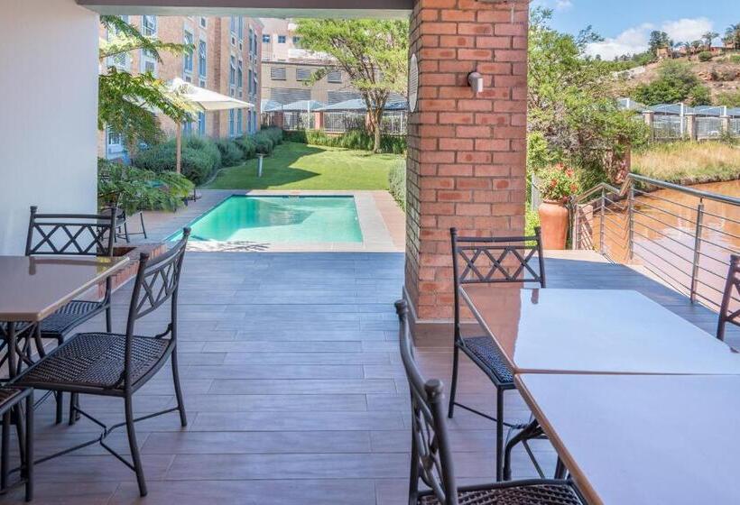 בית מלון כפרי Town Lodge Roodepoort