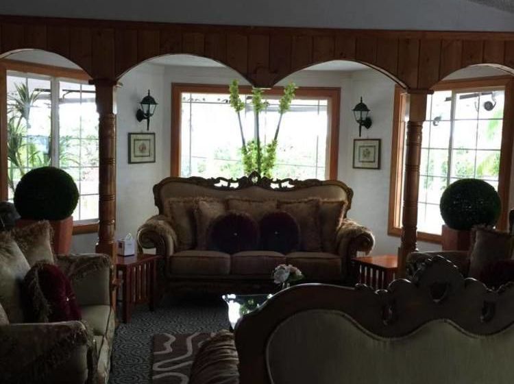 هتل Black Pearl Suites