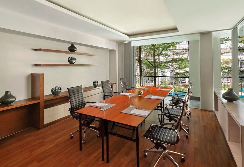 هتل Courtyard By Marriott Bali Nusa Dua Resort