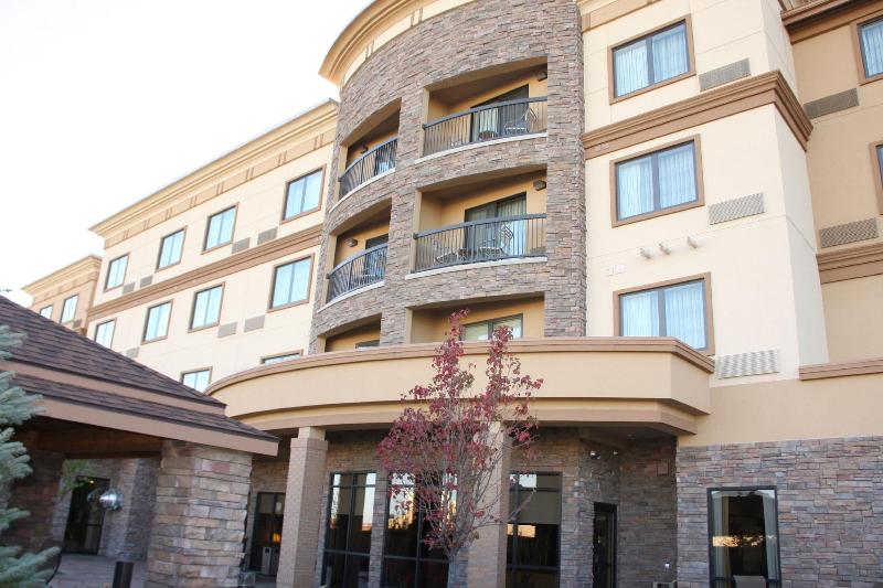 هتل Courtyard Des Moines West Jordan Creek