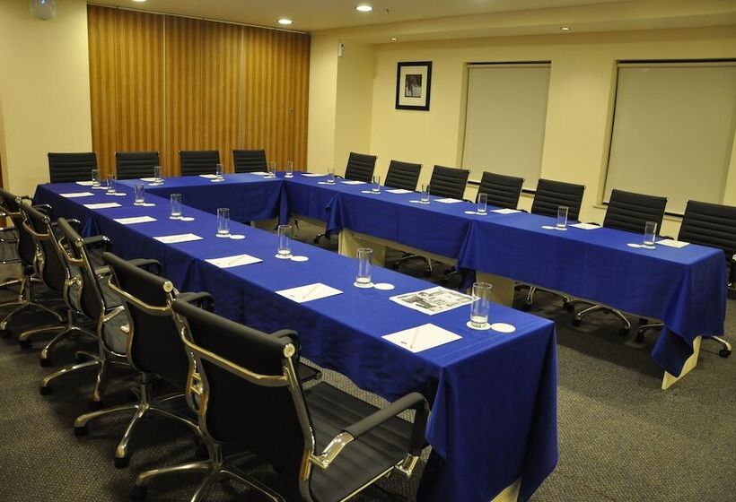 فندق Hampton By Hilton Vadodara  Alkapuri
