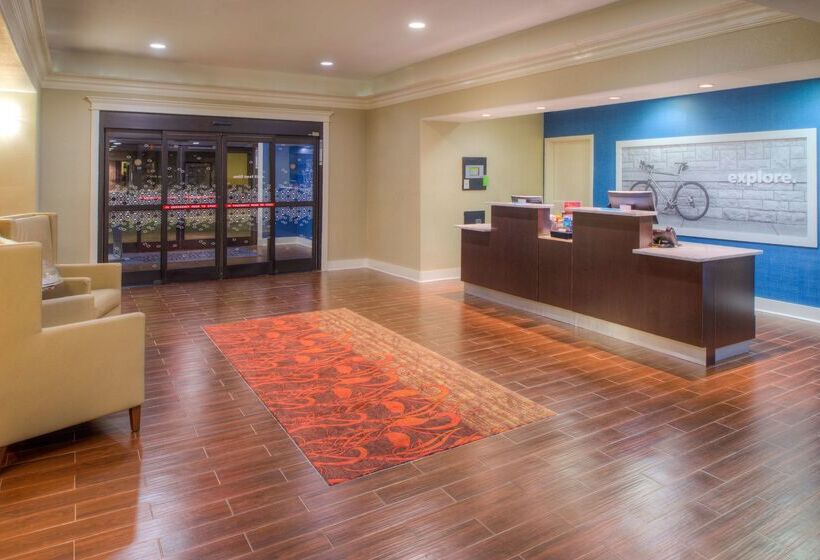 فندق Hampton Inn Baton Rouge  Denham Springs