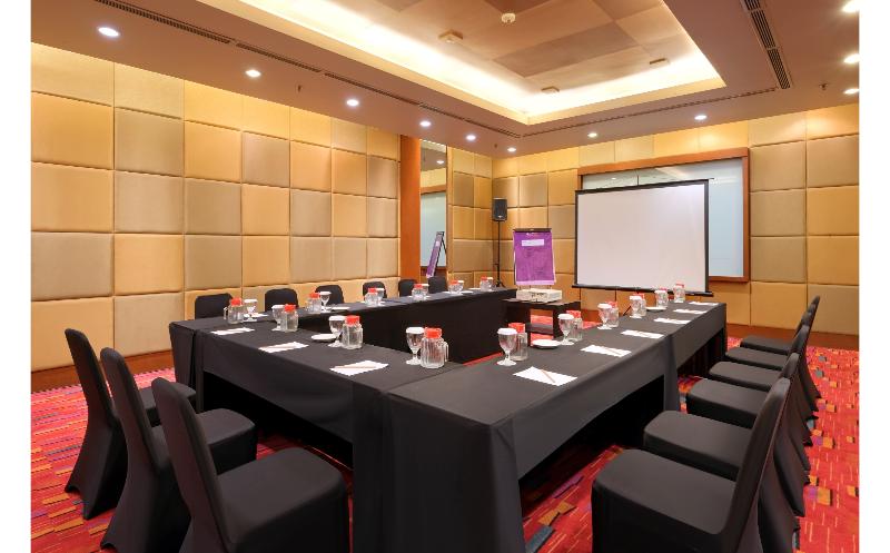 Quest Hotel Simpang Lima   Semarang By Aston