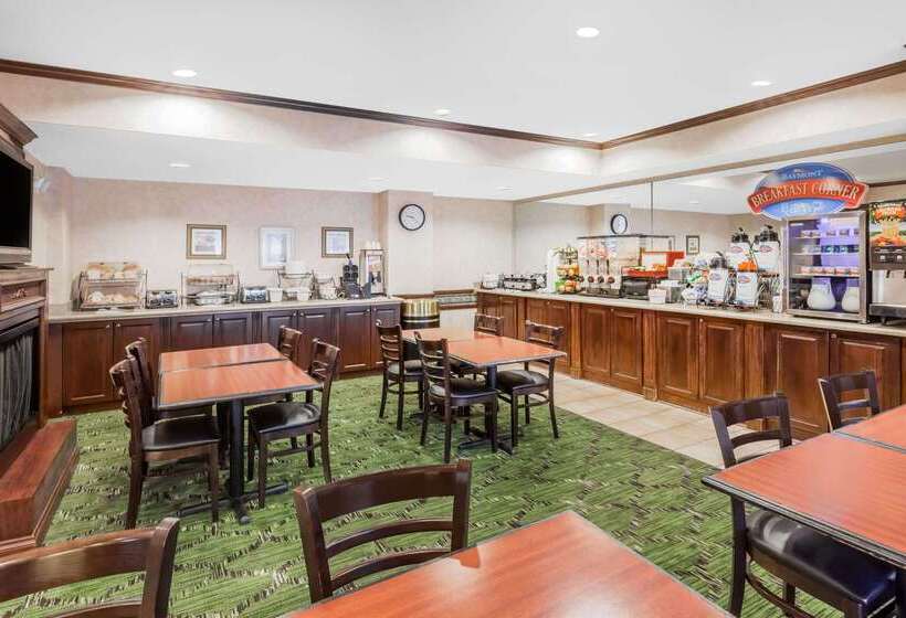 هتل Baymont By Wyndham Grand Rapids N/walker