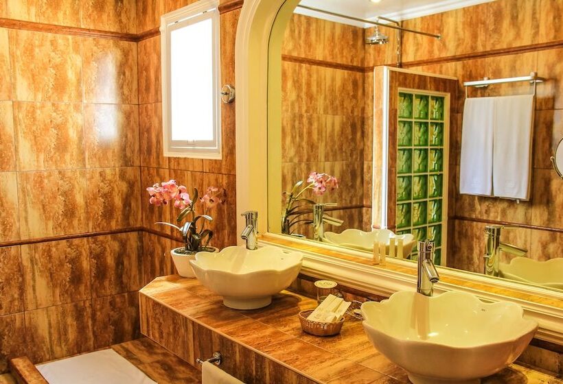 Hotel Breakfast At Monaco   Palais Boracay