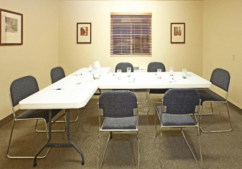 ホテル Candlewood Suites Fayetteville, An Ihg