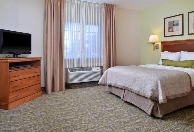 Отель Candlewood Suites Manassas, An Ihg
