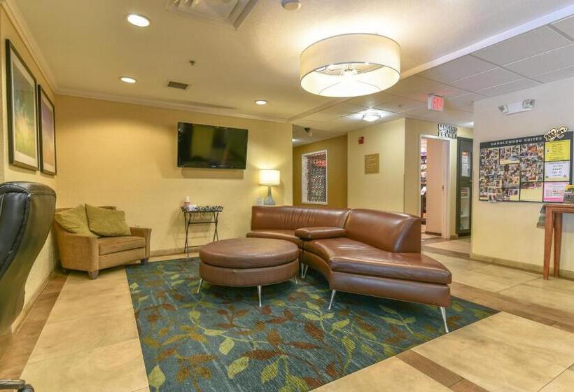 هتل Candlewood Suites Medford, An Ihg