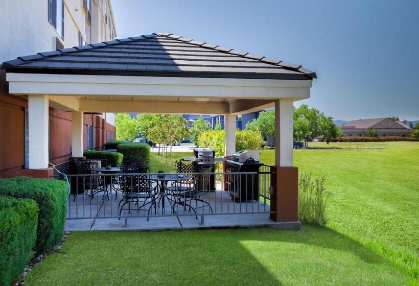 هتل Candlewood Suites Medford, An Ihg