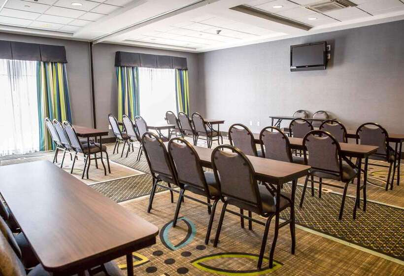 هتل Comfort Suites New Bern Near Cherry Point