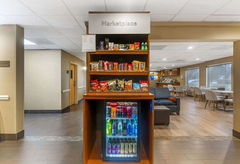 هتل Comfort Suites Wilmington Near Downtown