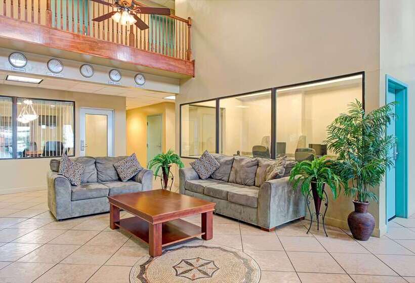 هتل Days Inn By Wyndham Downtown St. Louis