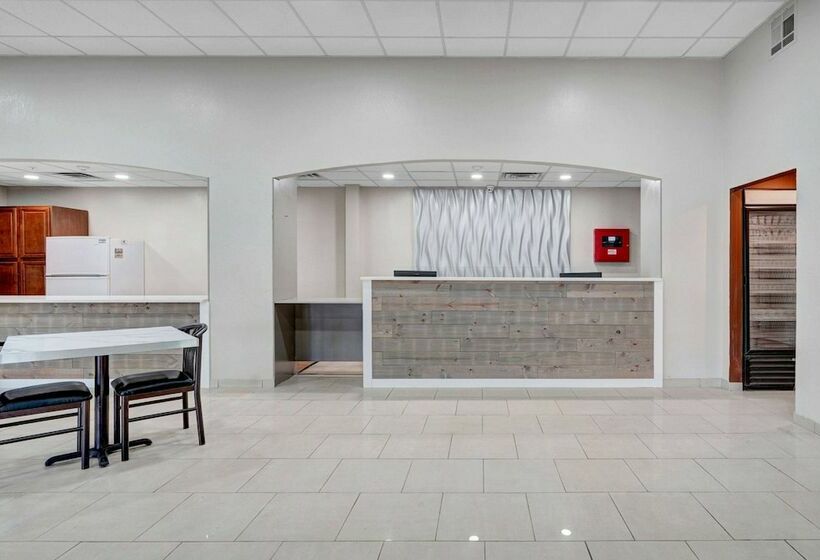 هتل Days Inn & Suites By Wyndham Niagara Falls/buffalo