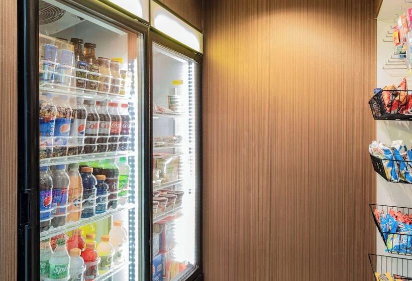 هتل Days Inn & Suites By Wyndham Niagara Falls/buffalo