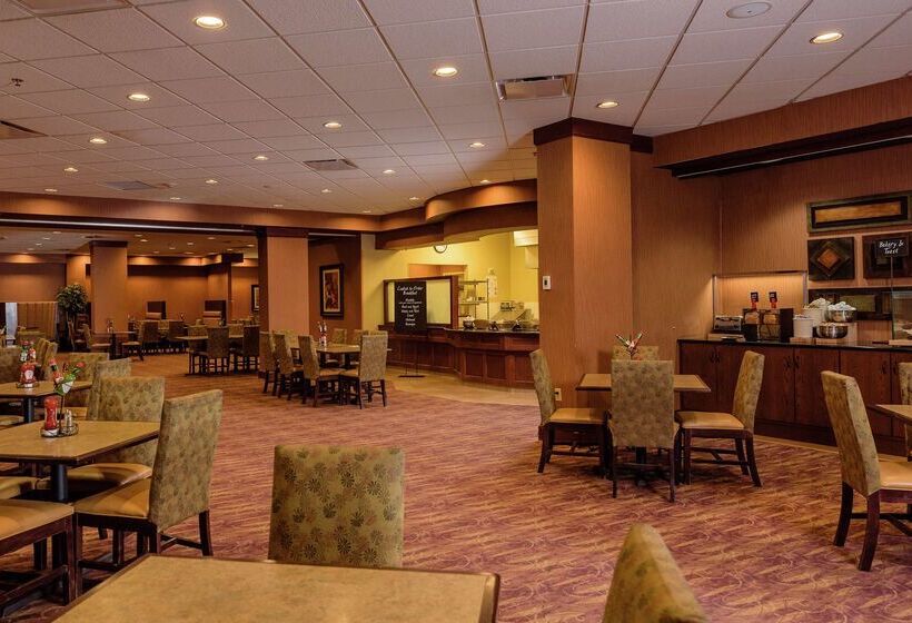 فندق Embassy Suites By Hilton Minneapolis North