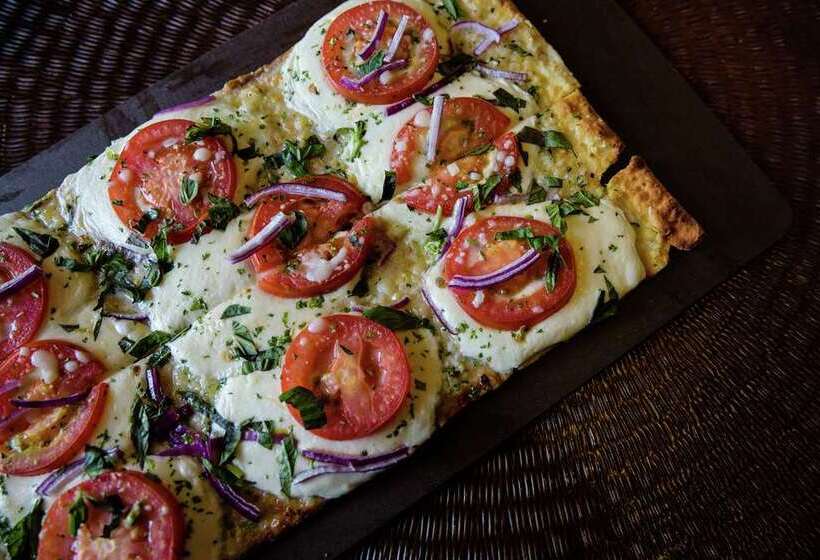 فندق Embassy Suites By Hilton Minneapolis North