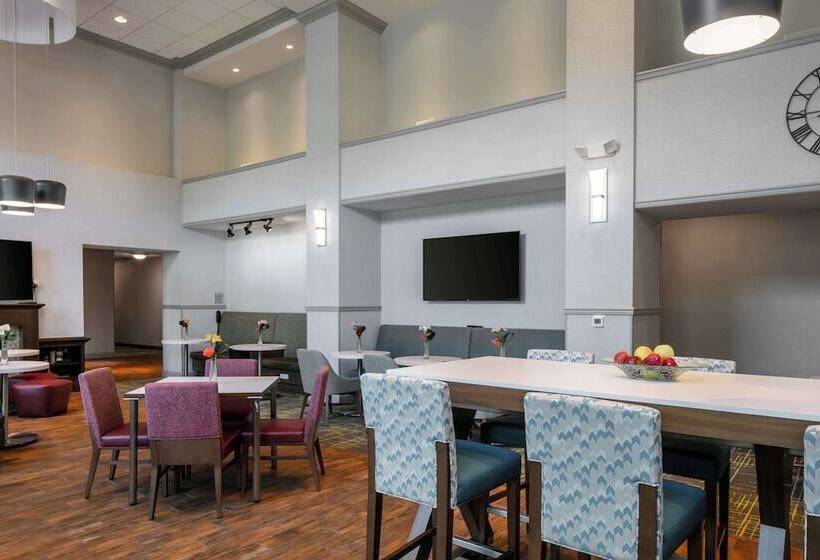 فندق Hampton Inn & Suites Grafton