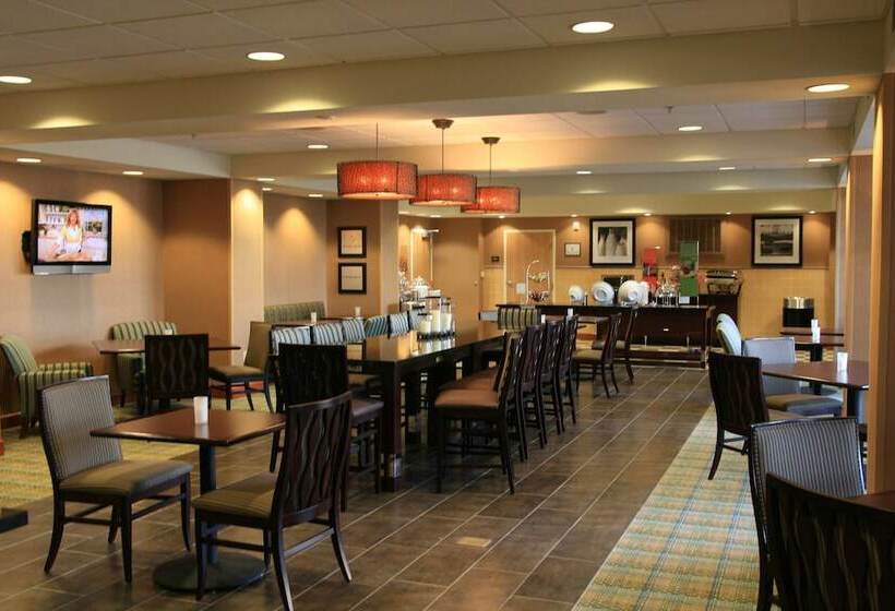 هتل Hampton Inn Las Vegas North Speedway