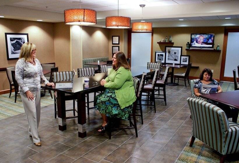 هتل Hampton Inn Las Vegas North Speedway