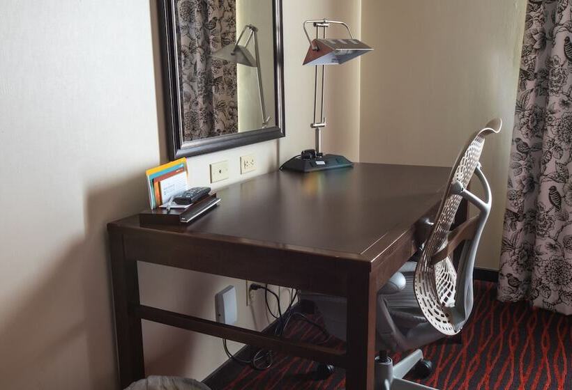 בית מלון כפרי Hilton Garden Inn Clifton Park