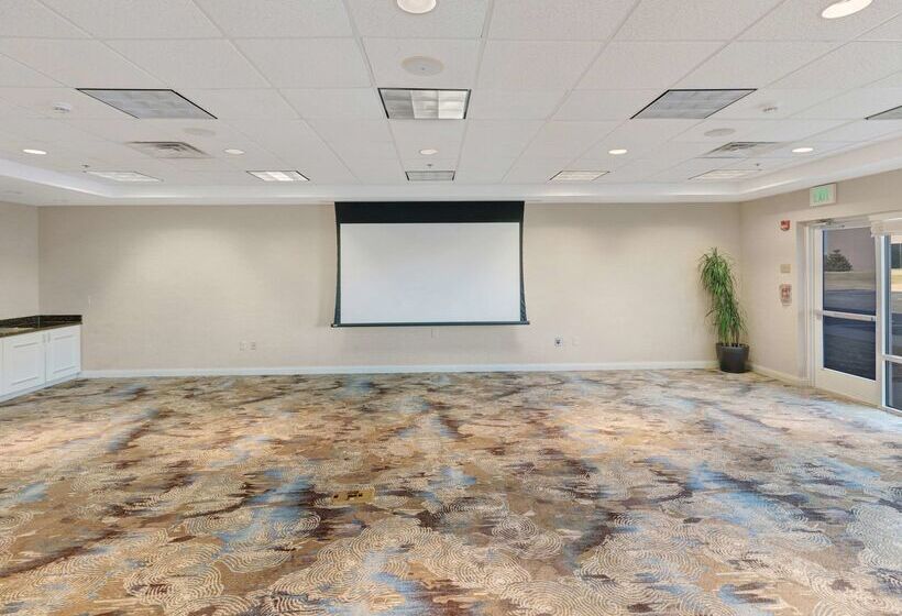 בית מלון כפרי Hilton Garden Inn Oklahoma City North Quail Springs