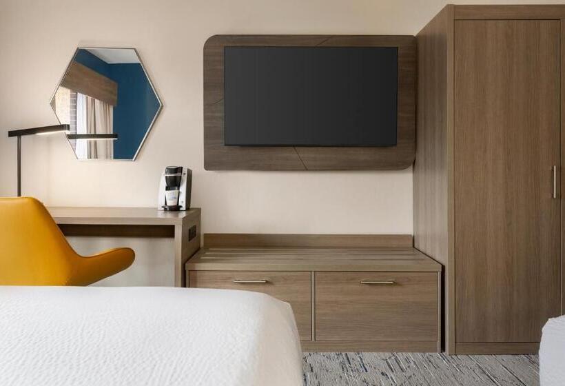 בית מלון כפרי Holiday Inn Express & Suites Greenville Downtown, An Ihg