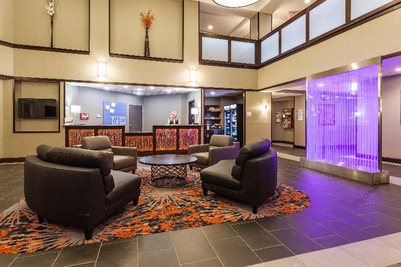 هتل Holiday Inn Express & Suites Rapid City, An Ihg