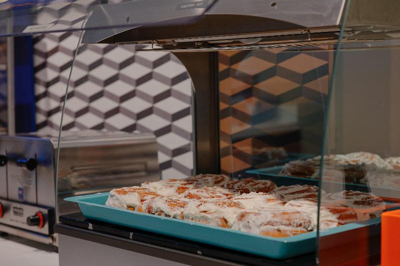 هتل Holiday Inn Express & Suites Santa Clara   Silicon Valley, An Ihg