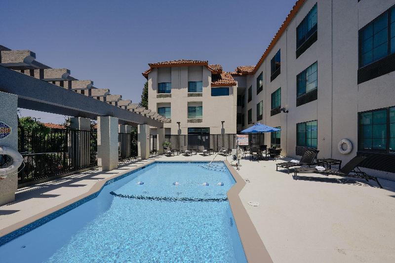 هتل Holiday Inn Express & Suites Santa Clara   Silicon Valley, An Ihg