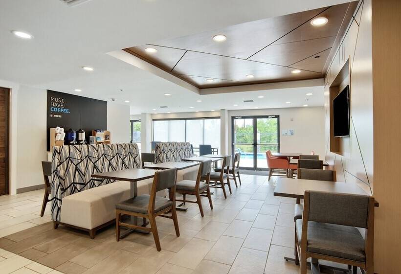 هتل Holiday Inn Express & Suites   Mobile   I 65, An Ihg