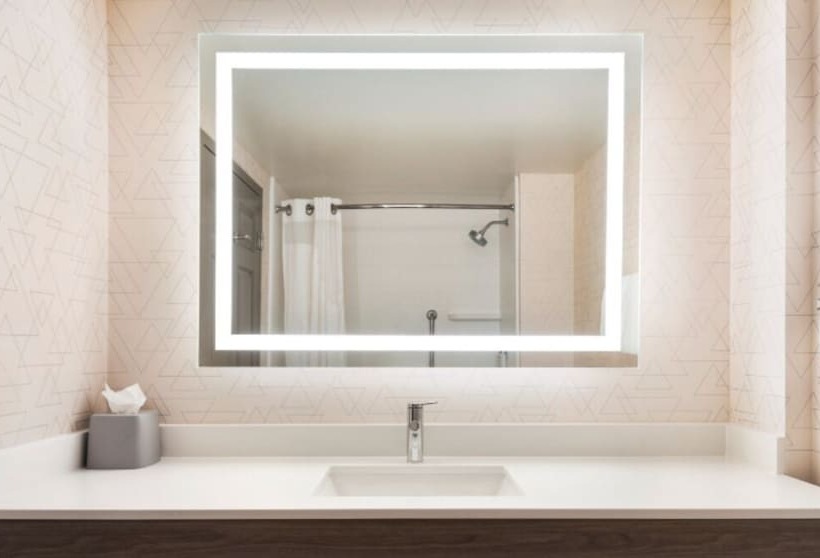 هتل Holiday Inn Express & Suites Mobile West I 10, An Ihg