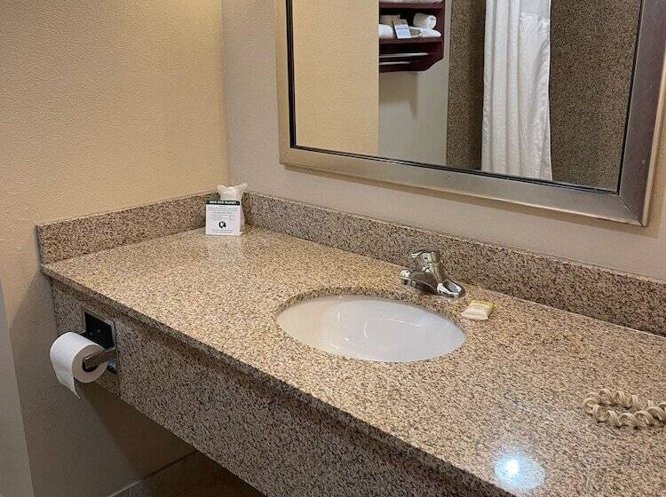 هتل Holiday Inn Express & Suites Niagara Falls, An Ihg