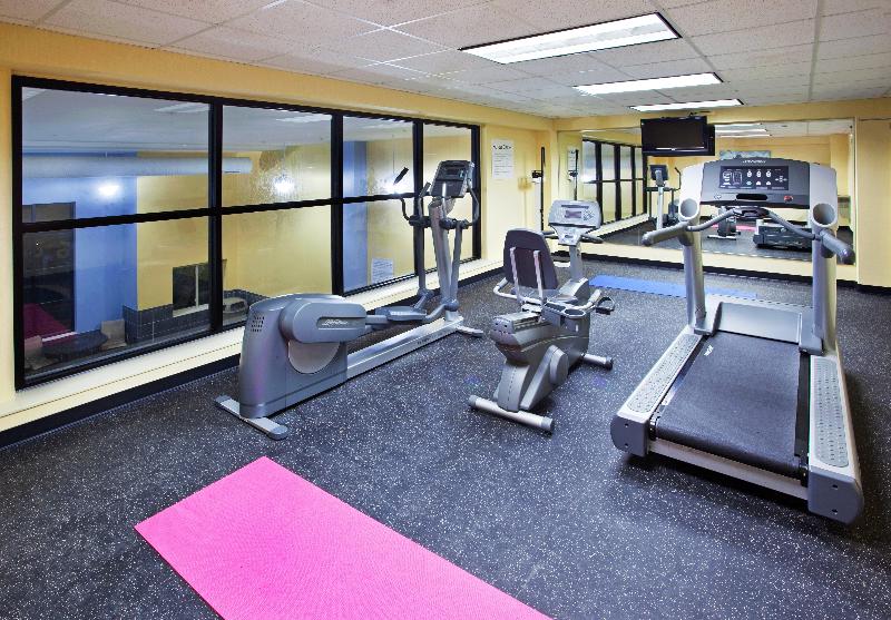 هتل Holiday Inn Express & Suites Niagara Falls, An Ihg