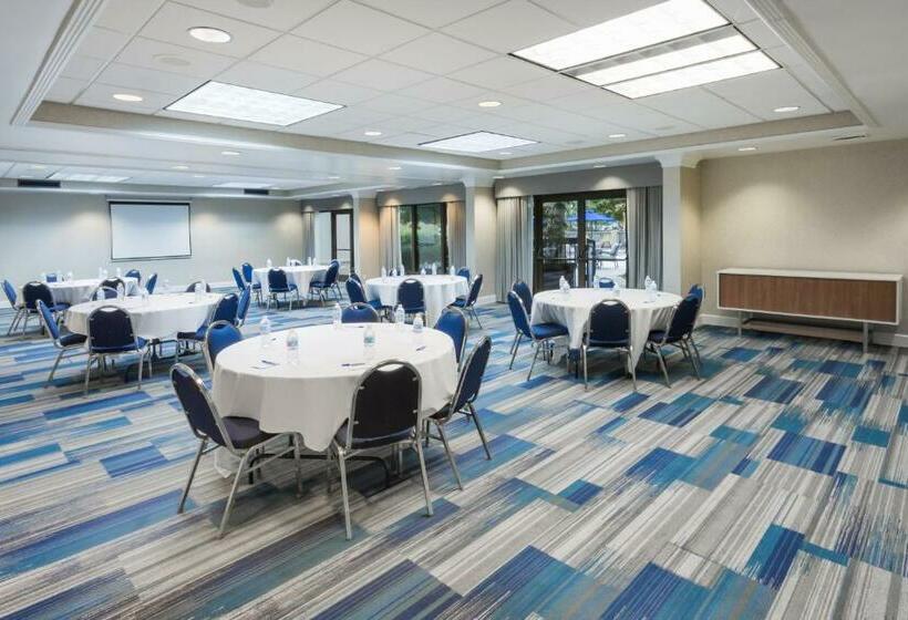 هتل Holiday Inn Express & Suites Wilmington University Center, An Ihg