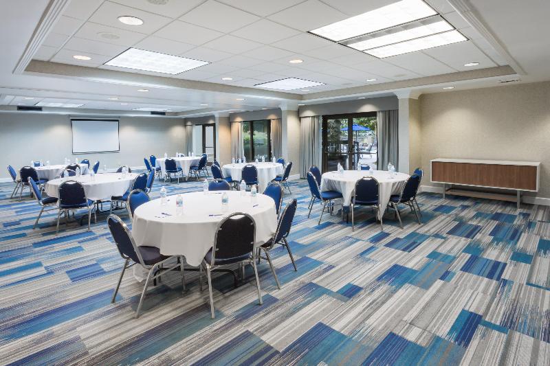 هتل Holiday Inn Express & Suites Wilmington University Center, An Ihg