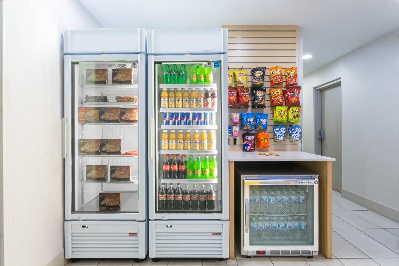 هتل Holiday Inn Express & Suites Wilmington University Center, An Ihg