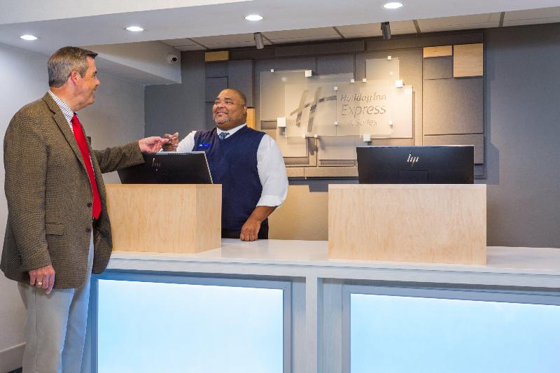 هتل Holiday Inn Express & Suites Wilmington University Center, An Ihg