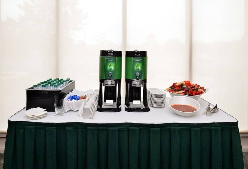 هتل Holiday Inn Madison At The American Center, An Ihg