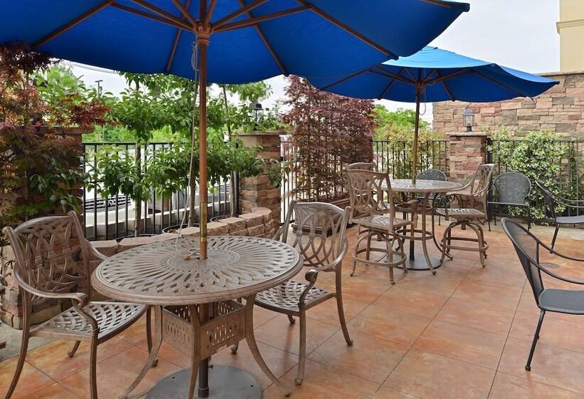 هتل Holiday Inn Montgomery South Airport, An Ihg