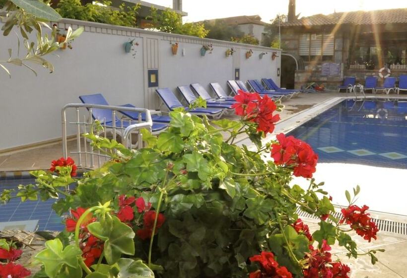 هتل Magic Tulip Beach