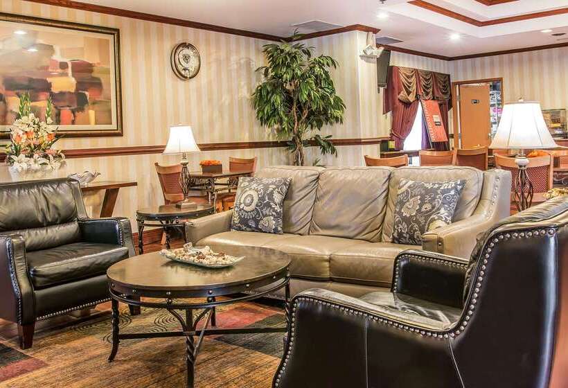 هتل Quality Inn & Suites Ann Arbor Hwy 23