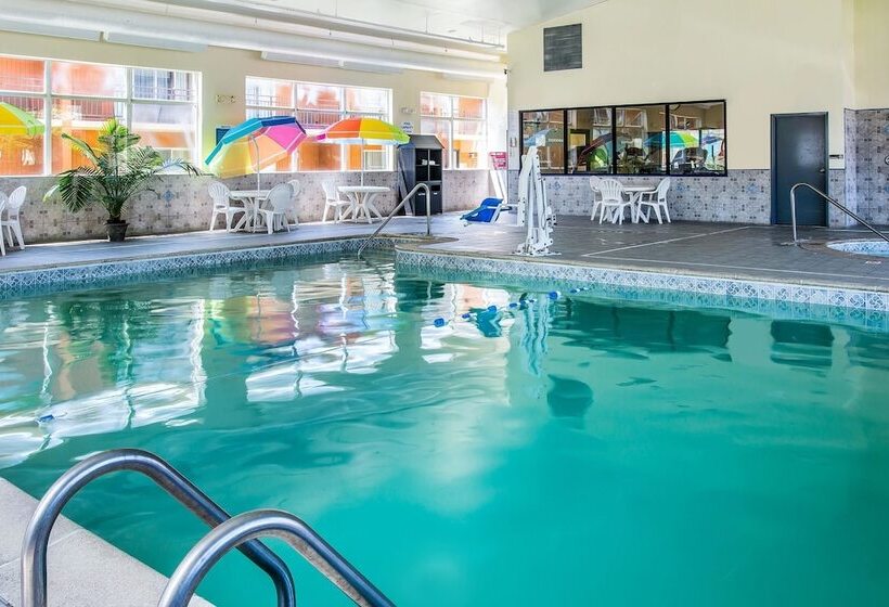 هتل Quality Inn & Suites Ann Arbor Hwy 23